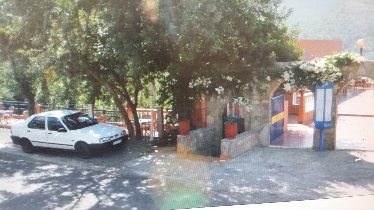 Auberge Bab Imouzer Tagherat Anekrim Bagian luar foto